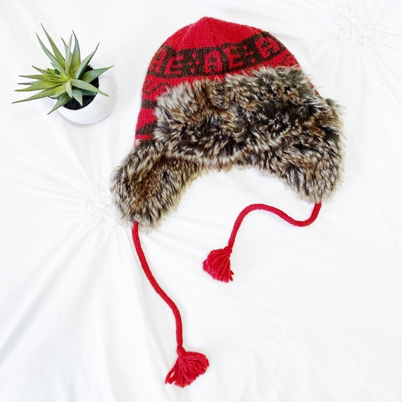 American Eagle Outfitters Accessories - AMERICAN EAGLE Trapper Hat Faux Fur Red Tassels